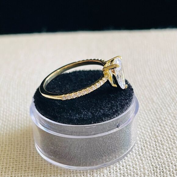 2.0CT Gold Plated Basket Set Accented Pear Cut Ring Cubic zirconia - Picture 6 of 7